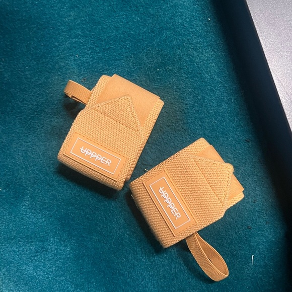 Uppper Peach Wrist Wraps - Picture 2 of 3